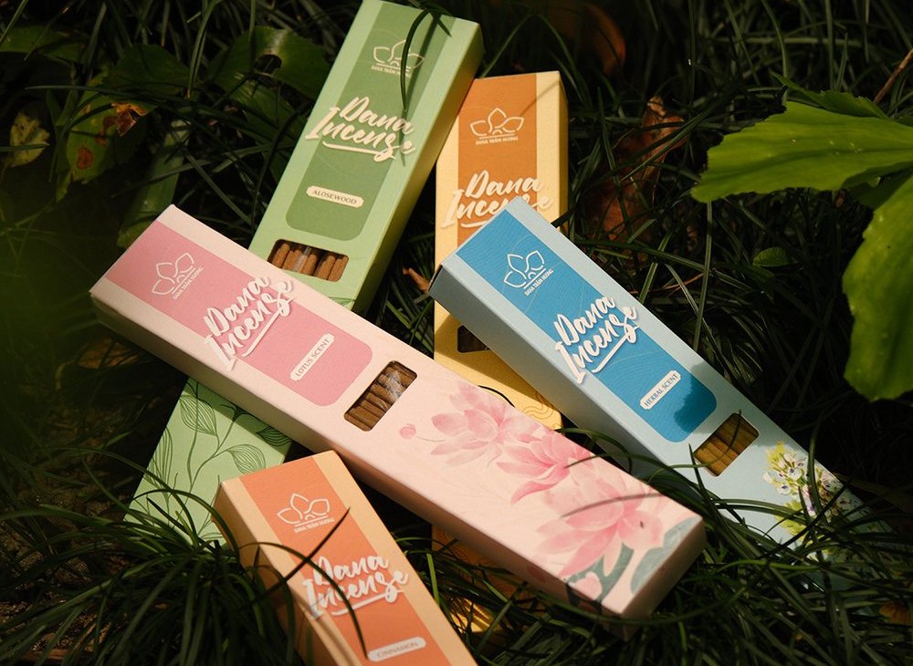 combo hương sắc bốn mùa sen-quế-thảo mộc-trầm Dana incense