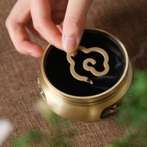 Lư Đồng 3 chân họa tiết- Lư vừa