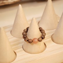 Nhẫn Trầm Hương Tốc Vườn – Phối Đá Ngọc Tài Lộc