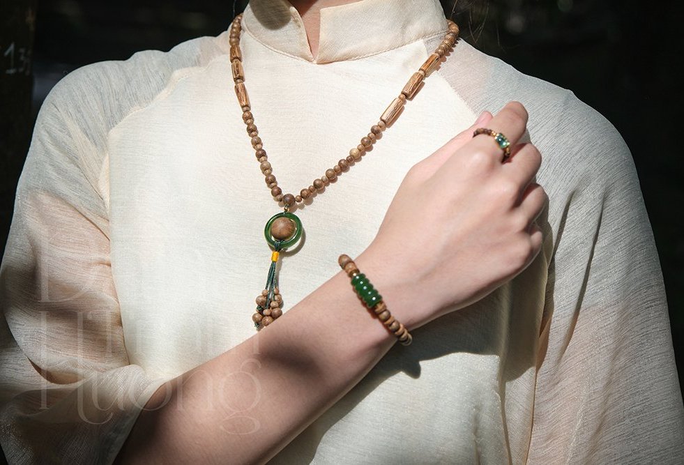 Bộ Trang Sức Trầm Hương ” Thanh Mộc “